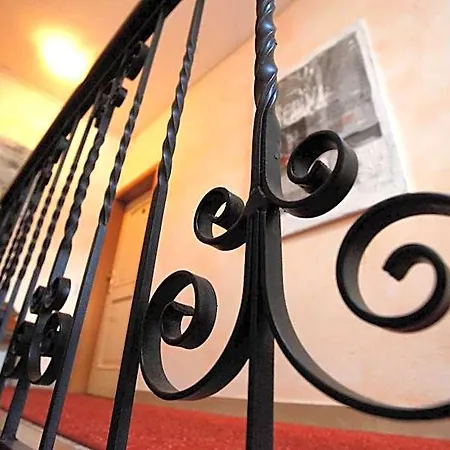 Casa Antonelli Hotel 2*